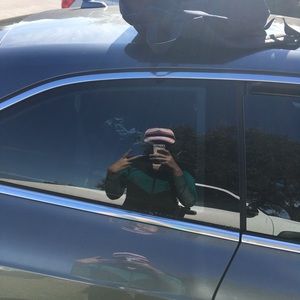 Meet your Posher, Olivia